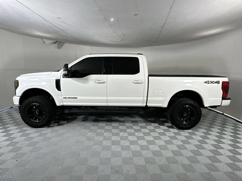 Used 2022 Ford F250 Lariat w/ Black Appearance Package AWD/4WD image 5