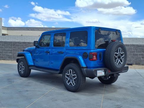 Used 2025 Jeep Wrangler Sahara image 4