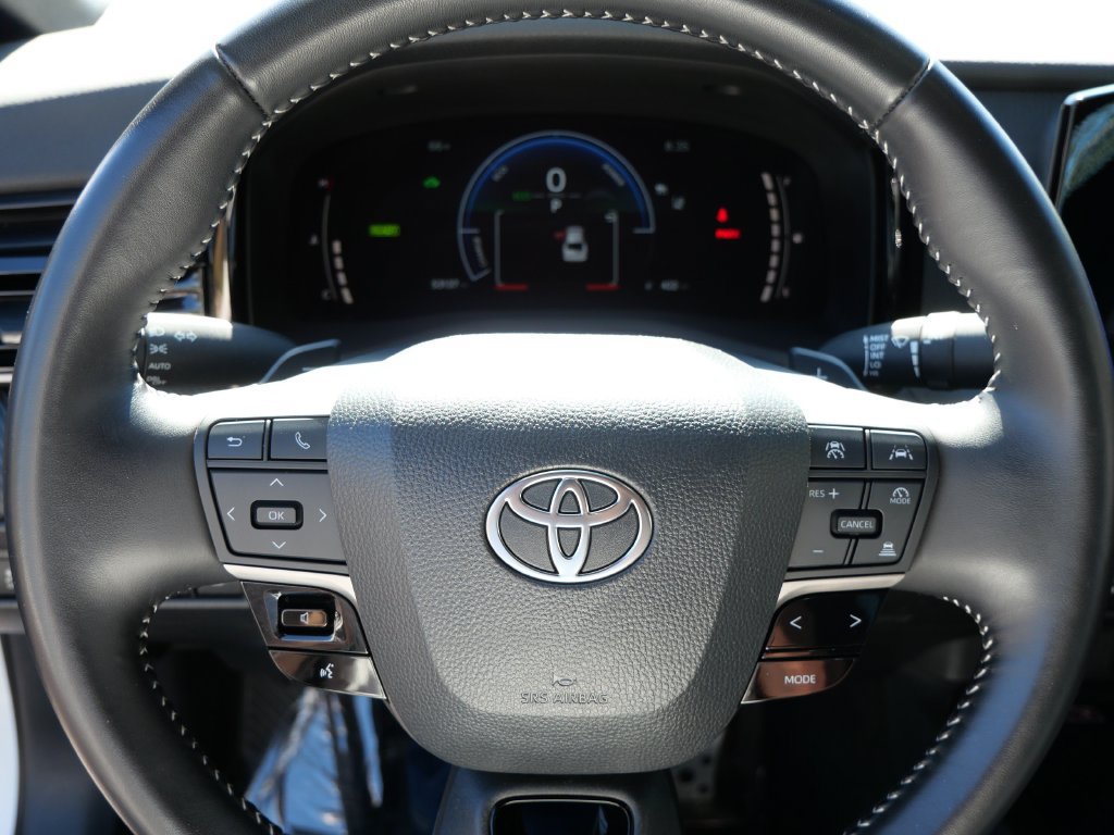 Certified 2025 Toyota Camry SE FWD image 25