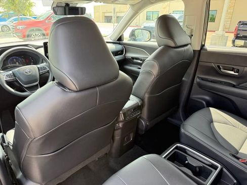 Used 2026 Toyota Grand Highlander FWD image 30