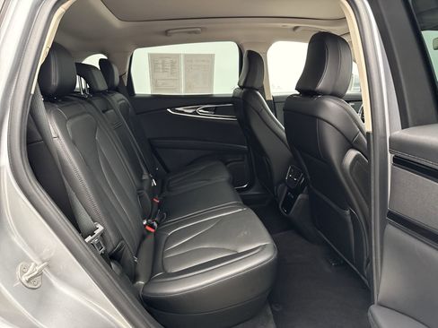 Used 2022 Lincoln Nautilus Reserve image 19