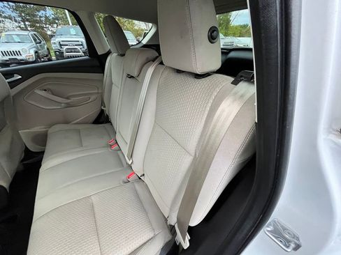 Certified 2017 Ford Escape SE image 25