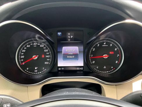 Used 2018 Mercedes-Benz GLC 300 image 27