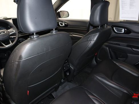 Used 2025 Jeep Compass Trailhawk AWD/4WD image 20
