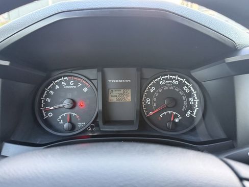 Used 2016 Toyota Tacoma SR RWD image 19