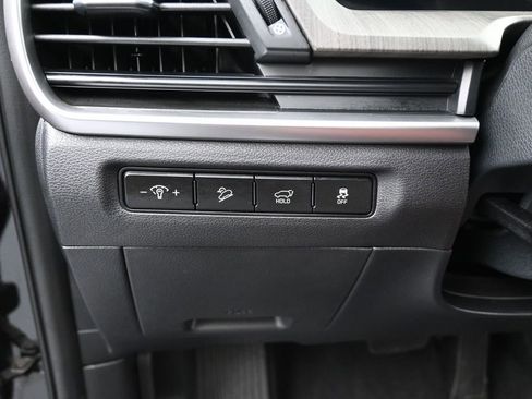Used 2024 Kia Telluride EX w/ EX Captain's Chair Package FWD image 16