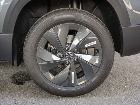 New 2026 Volkswagen Taos S image 10