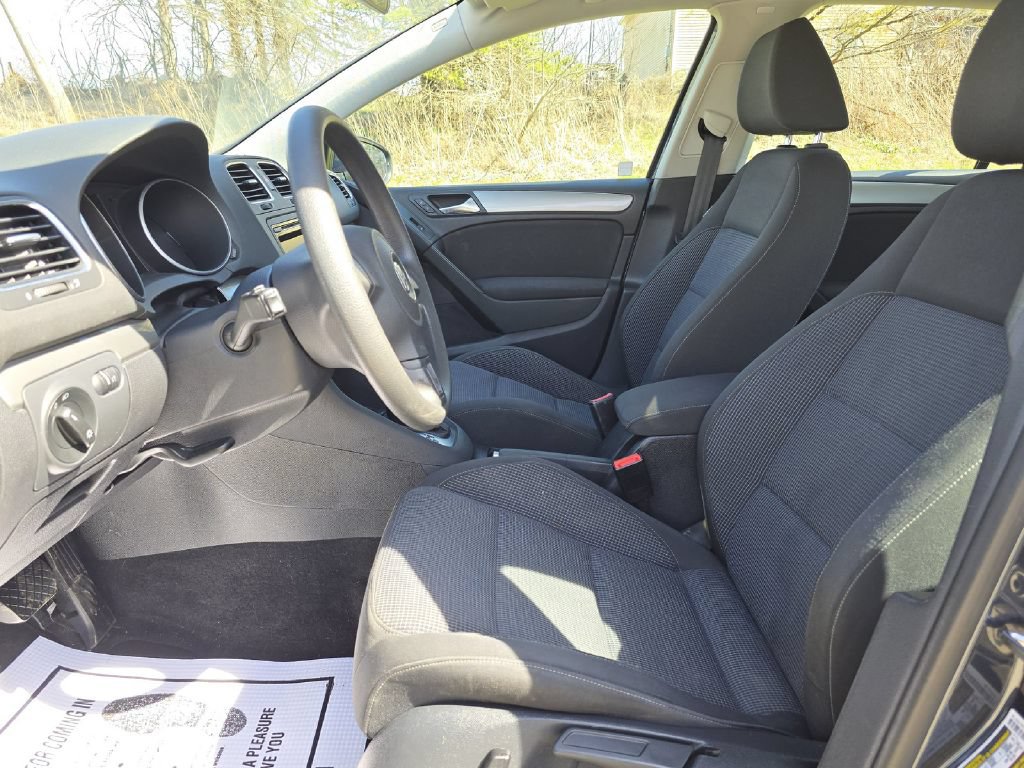 Used 2013 Volkswagen Golf 4-Door FWD image 13