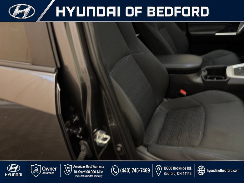 Used 2023 Toyota RAV4 SE w/ Convenience Package AWD/4WD image 28