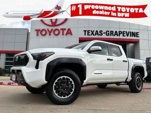 Used 2025 Toyota Tacoma TRD Off-Road AWD/4WD image 1