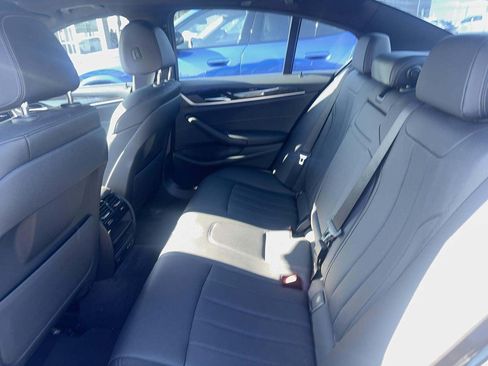Used 2022 BMW 530i w/ Convenience Package image 8