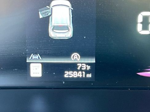 Used 2025 Kia Soul LX w/ LX Technology Package FWD image 35