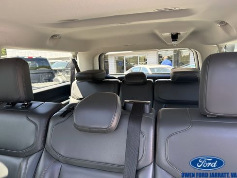 Certified 2025 Ford Expedition Max Active AWD/4WD image 8