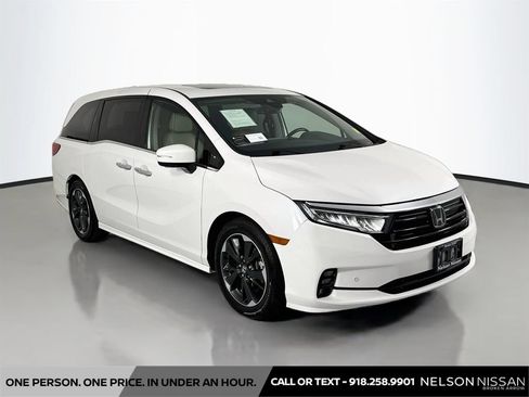 Used 2022 Honda Odyssey Elite image 3
