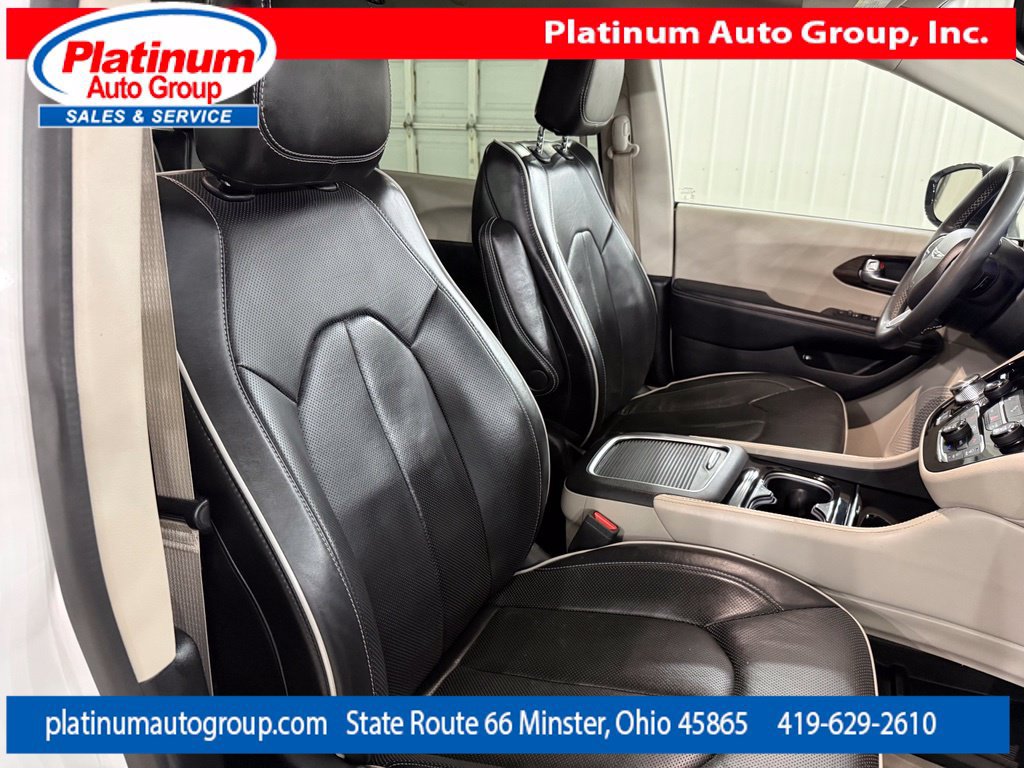 Used 2023 Chrysler Pacifica Limited FWD image 40