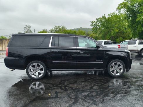 Used 2020 GMC Yukon XL Denali w/ Denali Ultimate Package AWD/4WD image 9