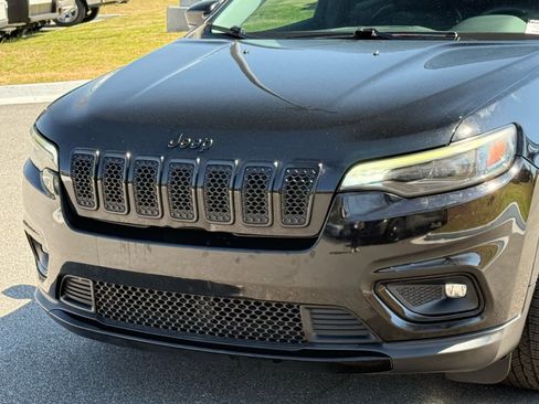 Used 2020 Jeep Cherokee Latitude Plus image 9