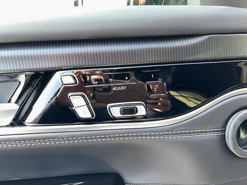 New 2026 Jeep Grand Wagoneer L Summit AWD/4WD image 26