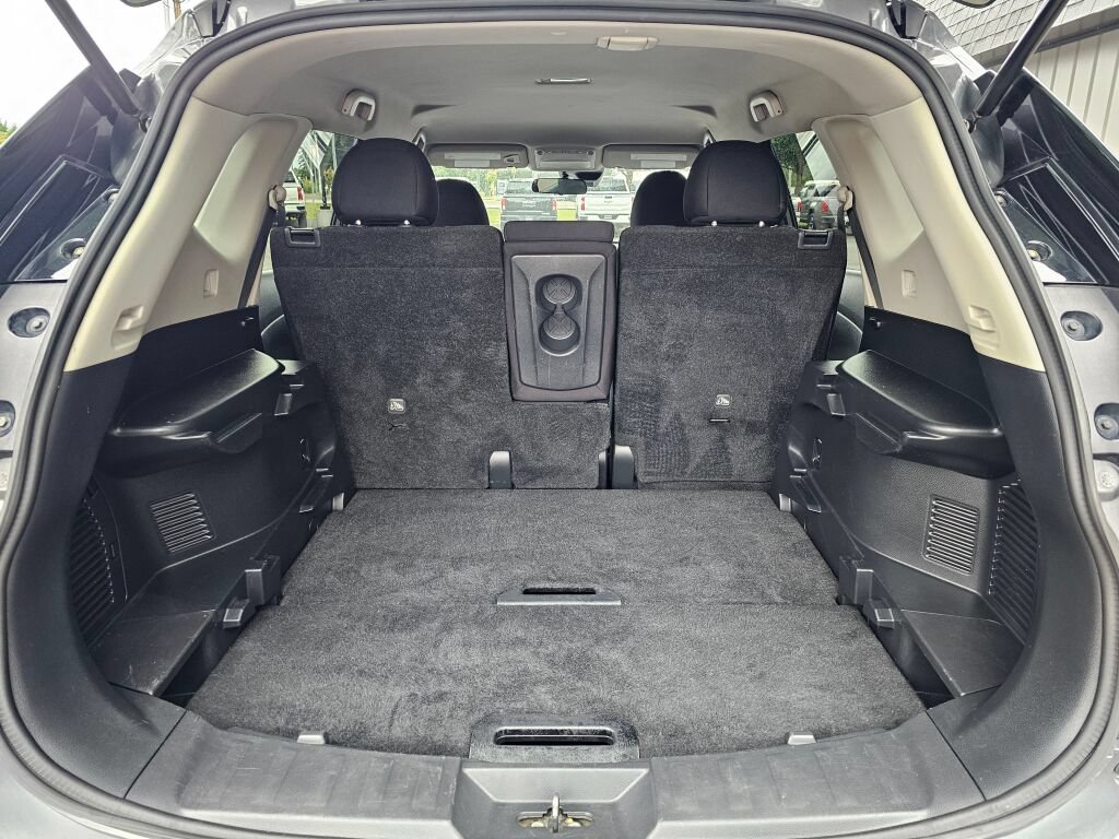Used 2019 Nissan Rogue SV AWD/4WD image 15