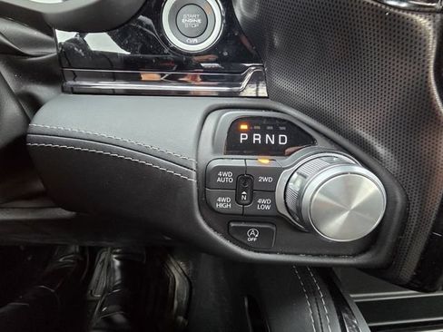 Used 2025 RAM 1500 Limited AWD/4WD image 19