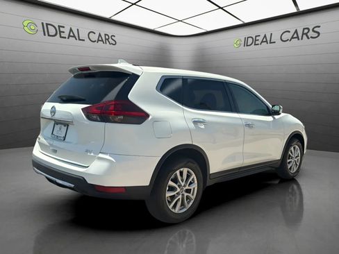 Used 2020 Nissan Rogue SV FWD image 5