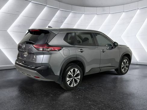 Used 2022 Nissan Rogue SV FWD image 4