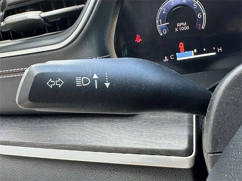 Used 2024 Jeep Grand Cherokee Limited image 34