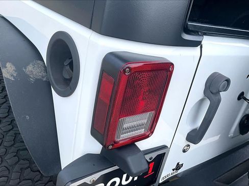 Used 2014 Jeep Wrangler Unlimited Sport w/ Quick Order Package 24S AWD/4WD image 27