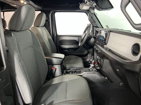 Used 2024 Jeep Wrangler Sport S image 28