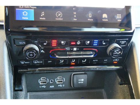 Used 2022 Jeep Grand Cherokee L Limited w/ Luxury Tech Group II image 28