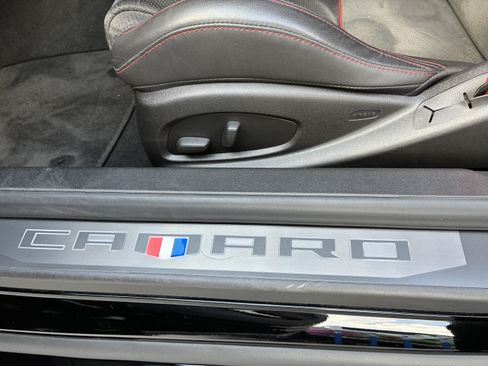 Used 2018 Chevrolet Camaro ZL1 RWD image 23
