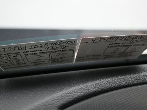 Used 2022 Mercedes-Benz GLE 350 w/ Premium Package image 10