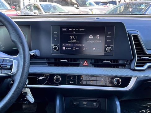 Used 2024 Kia Sportage LX image 7