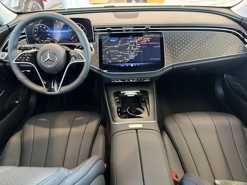 New 2026 Mercedes-Benz E 350 4MATIC Sedan image 16