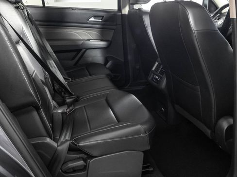 Used 2023 Volkswagen Atlas SE AWD/4WD image 40