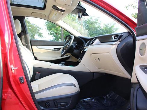 Used 2022 INFINITI QX50 Sensory image 13