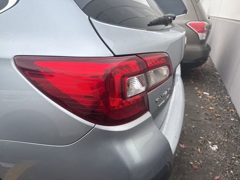 Used 2018 Subaru Outback 2.5i Premium image 8