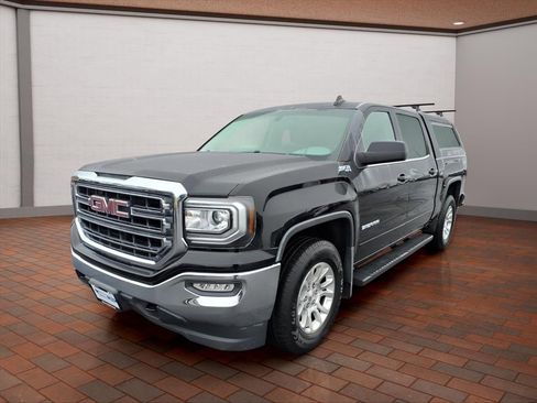 Used 2018 GMC Sierra 1500 SLE w/ SLE Value Package image 4