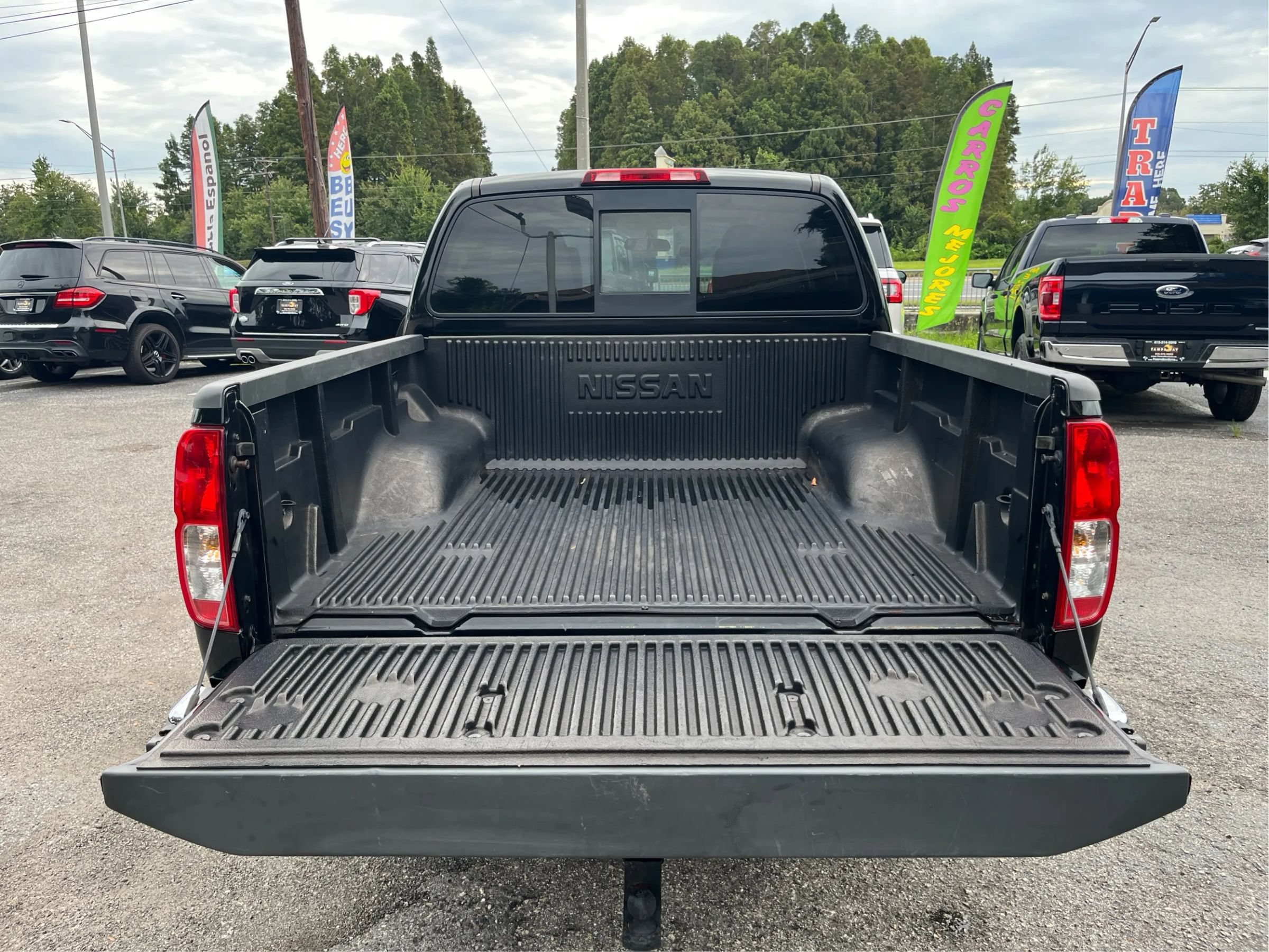 Used 2016 Nissan Frontier SV AWD/4WD image 14