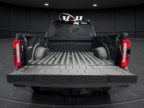 Used 2025 Ford F250 XLT w/ Black Appearance Package AWD/4WD image 26