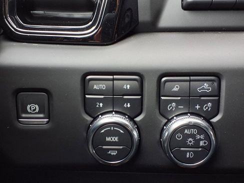 New 2025 GMC Sierra 1500 AT4 w/ AT4 Premium Package image 24