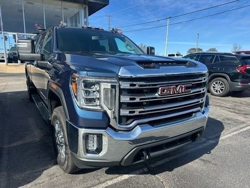 Certified 2022 GMC Sierra 2500 SLE w/ SLE Value Package; image 2