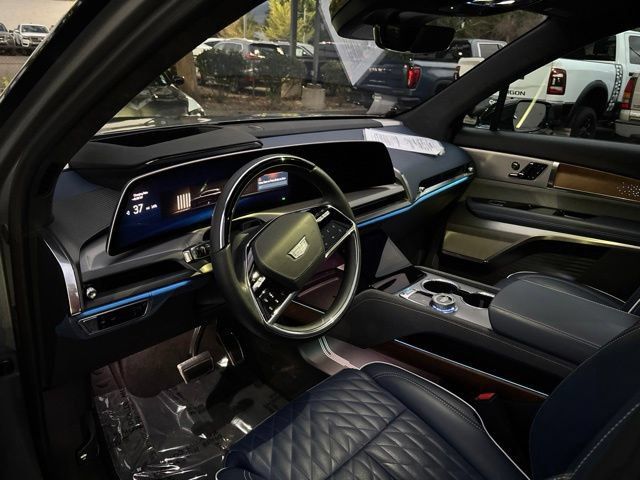 Certified 2026 Cadillac Vistiq Premium Luxury AWD/4WD image 10