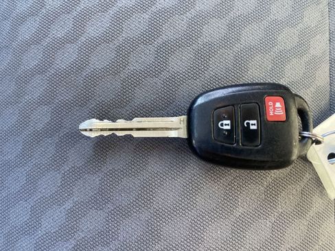 Used 2021 Toyota Tacoma SR5 image 34