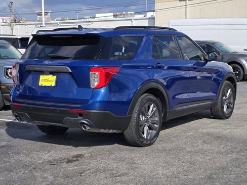 Certified 2022 Ford Explorer XLT w/ Equipment Group 202A image 5