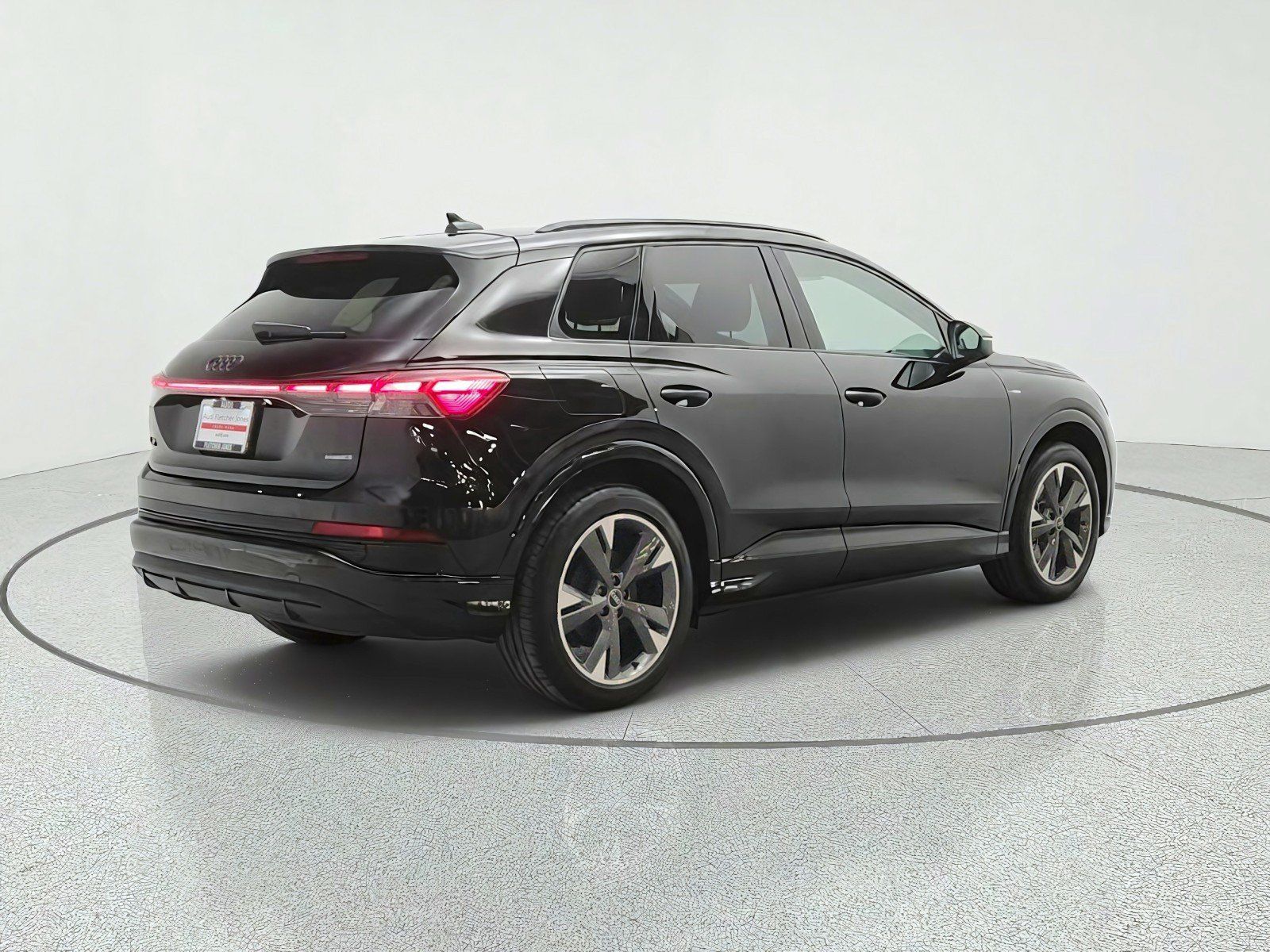 Used 2024 Audi Q4 e-tron Premium Plus AWD/4WD image 5
