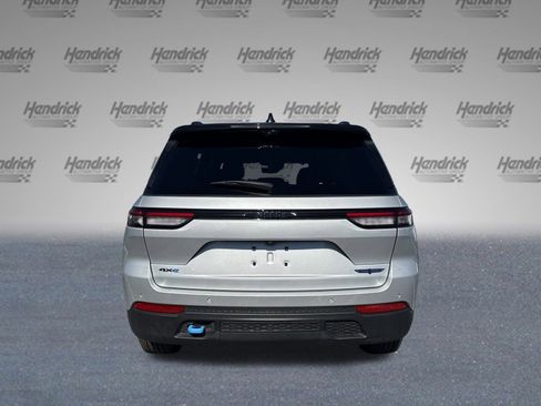 Used 2023 Jeep Grand Cherokee Trailhawk w/ Luxury Tech Group III image 8