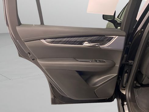 Used 2025 Cadillac XT6 Premium Luxury AWD/4WD image 22