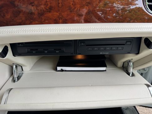 Used 2013 Bentley Mulsanne w/ Rear Entertainment Pkg image 32