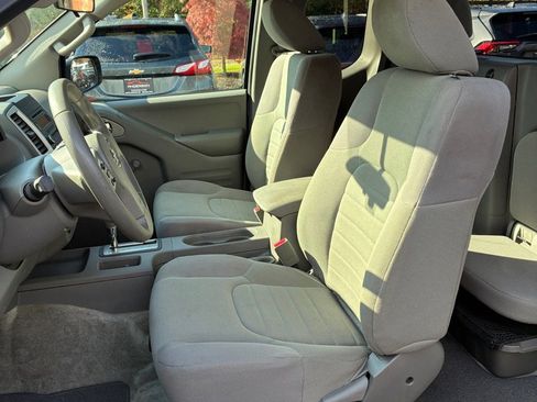 Used 2015 Nissan Frontier S image 15